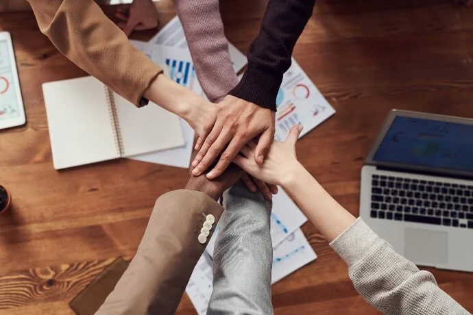 vestes personnalisées en ligne et équipe d'entreprise