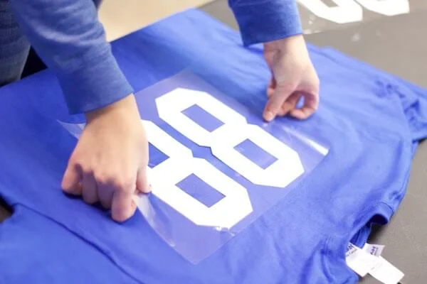 impression de t-shirts techniques de sport personnalisés