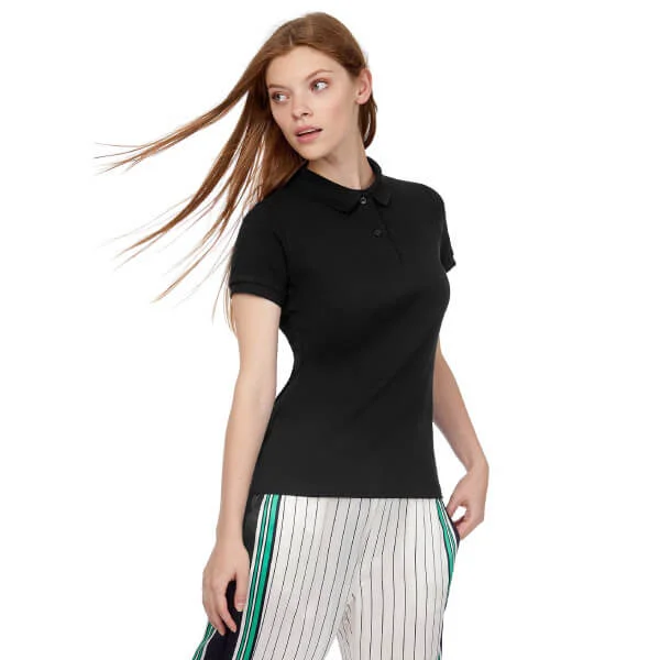 Comment porter un polo pour femme