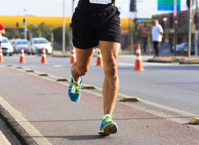 short de course taille haute